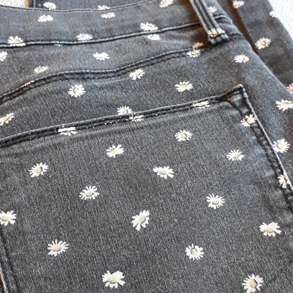 Topshop Daisy Print Jeggings - Picture 3 of 4